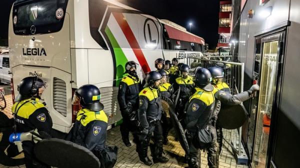 荷兰警方逮捕华沙球员引发外交争端