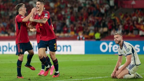 Oihan Sancet celebrates Spain's second goal